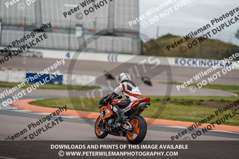 Rockingham no limits trackday;enduro digital images;event digital images;eventdigitalimages;no limits trackdays;peter wileman photography;racing digital images;rockingham raceway northamptonshire;rockingham trackday photographs;trackday digital images;trackday photos